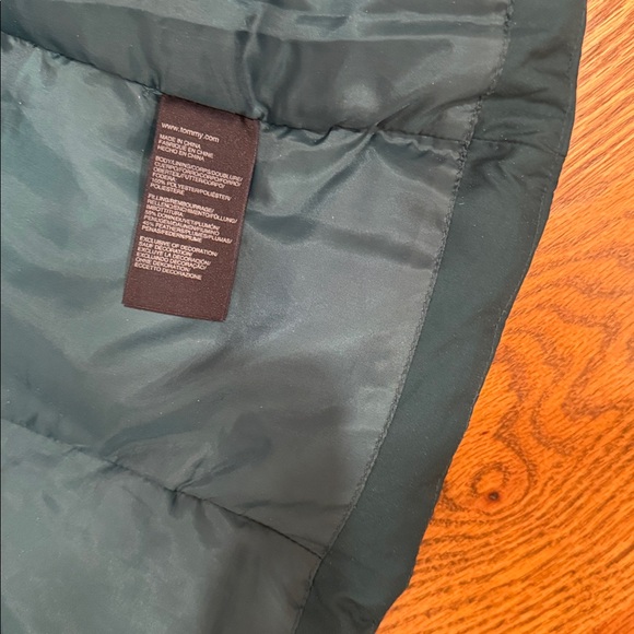 Stunning Tommy Hilfiger teal color size Small puffer vest - Picture 9 of 12